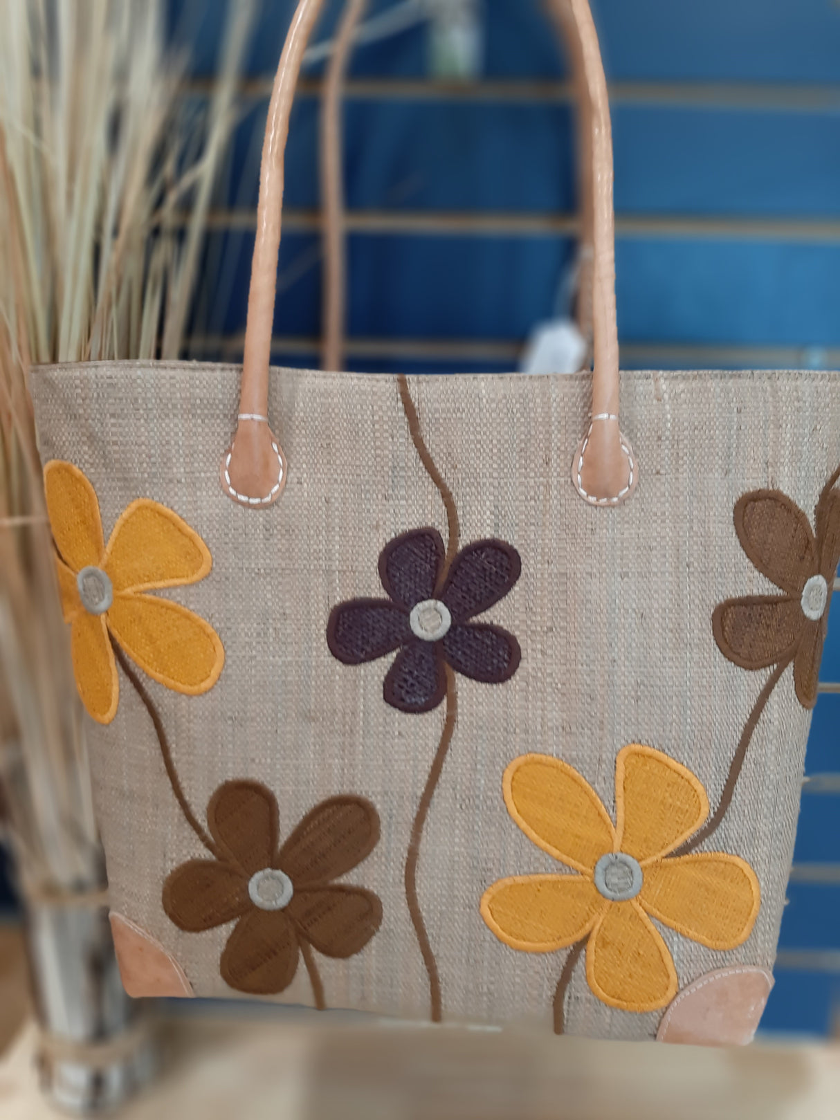 PAN0004 - Basket bag with floral patterns 