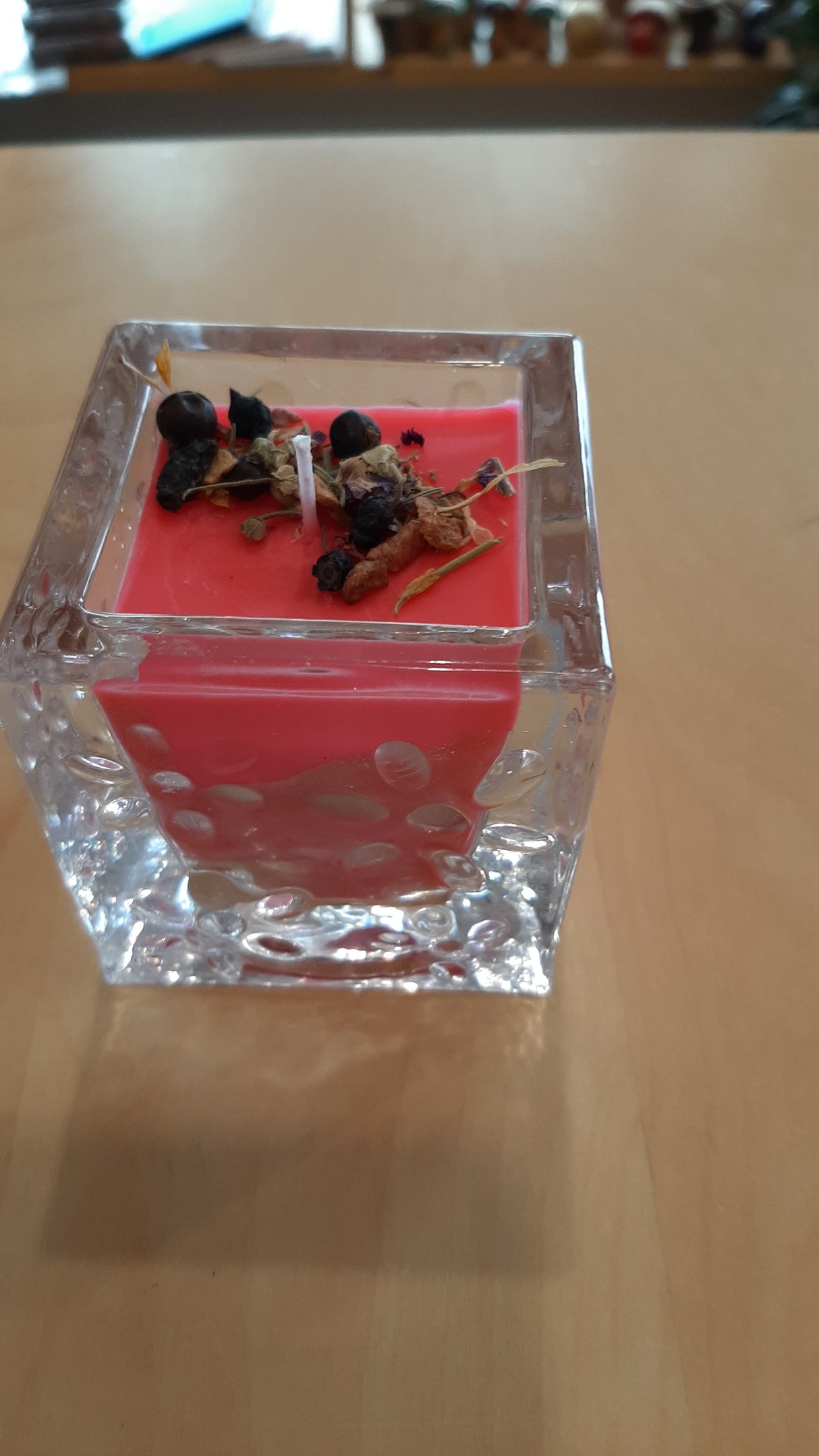 CAN0057 - Candle in a pretty transparent patterned container 