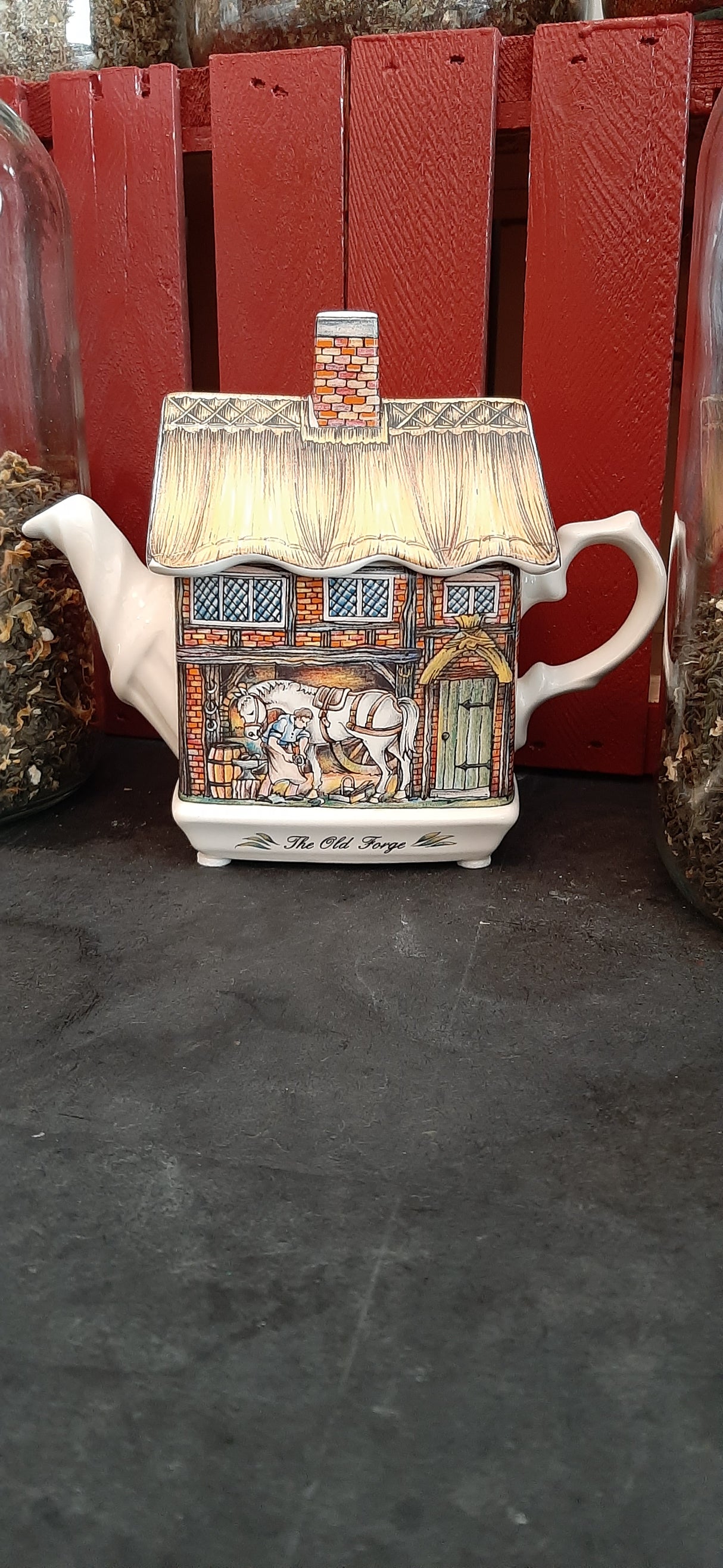 CSL0002 - The Old Forge teapot 