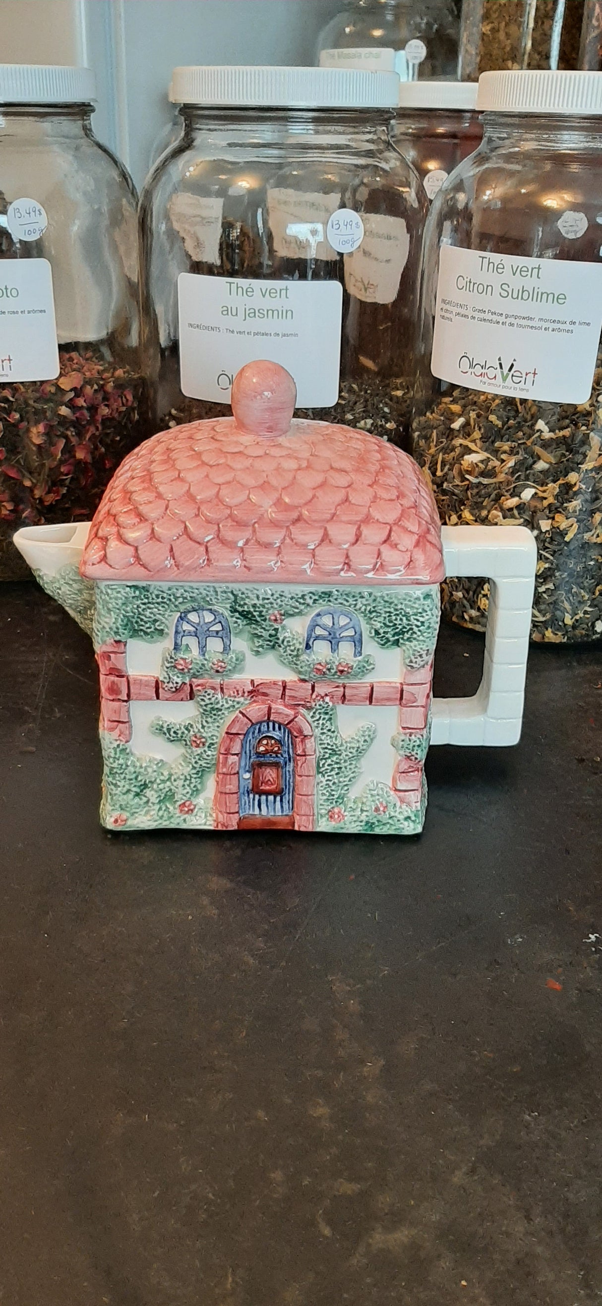 CSL0004 - Théière Maison au toit rose et salière & poivrière