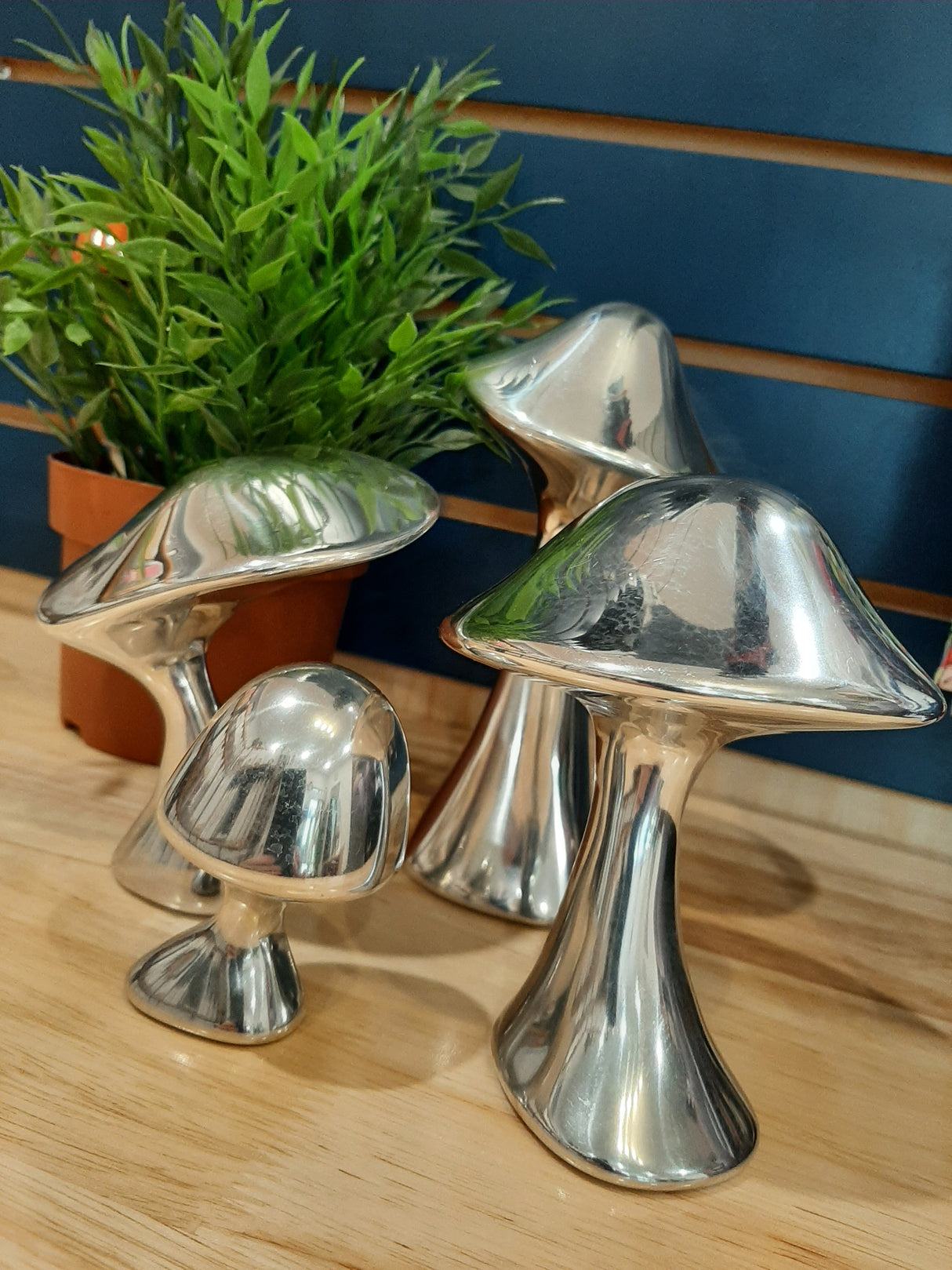 MUS0008 - Set of 4 aluminum mushrooms 